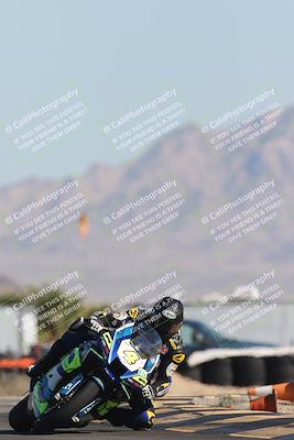 media/Oct-30-2025-Racers Edge (Thu) [[dabbdaf680]]/2-A Group/Session 2 (Turn 16)/